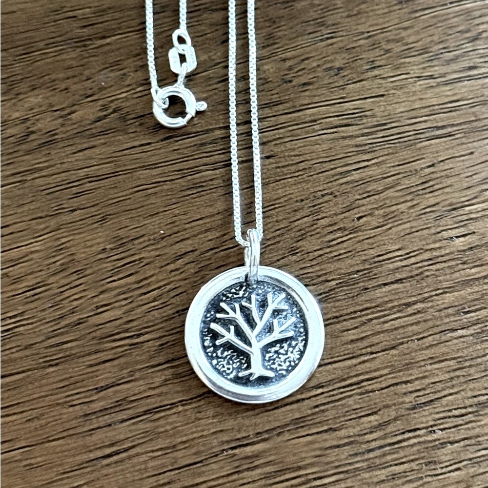 925 Sterling Silver Tree of Life Necklace! NEW! - Picture 3 of 3